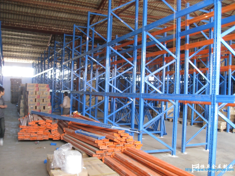 HZ-790型橫梁式貨架    重型高層倉庫貨架應(yīng)用案例