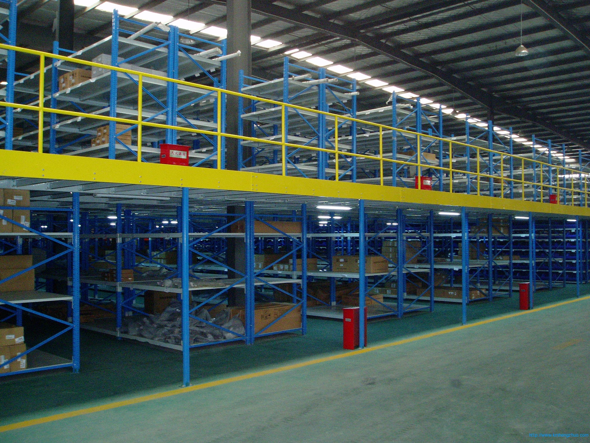 HZ-688型閣樓式貨架應用案例